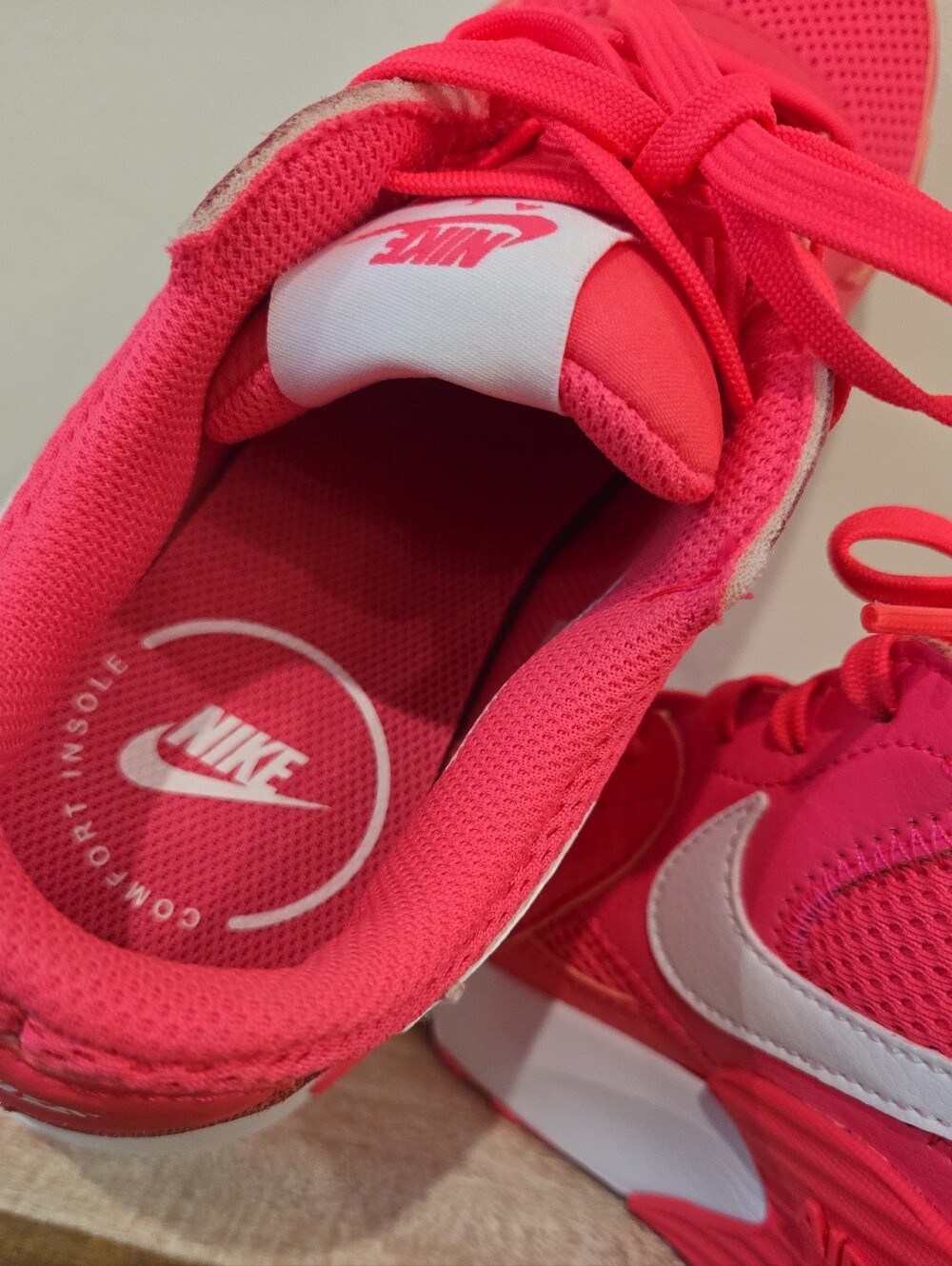 Nike Air Max Excee Hyper Pink White Women's - Picture 10 of 11